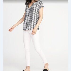 Old Navy Relaxed Split-Neck Tee - Striped -‎ Medium